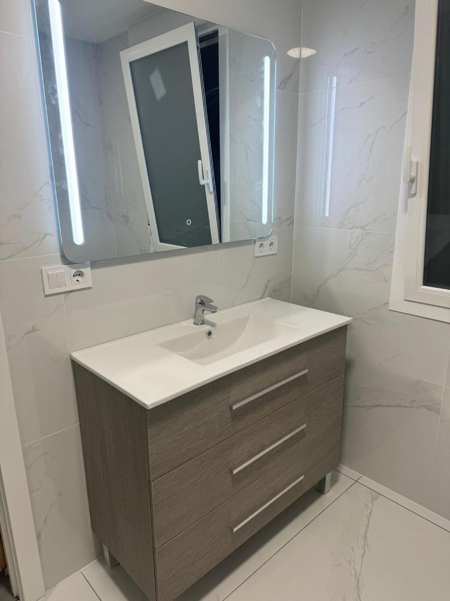 Logrono Centro A Estrenar Wifi Impecable Apartment Luaran gambar